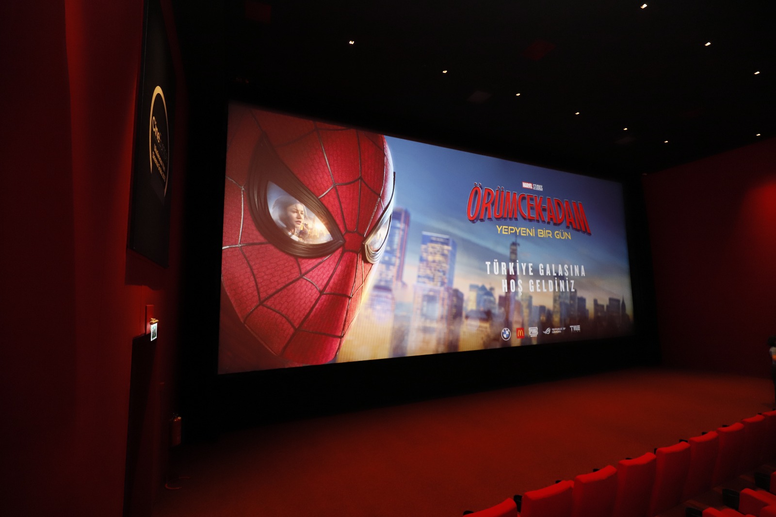 Örümcek Adam Yepyeni Bir Gün Türkiye galasının sinema salonu