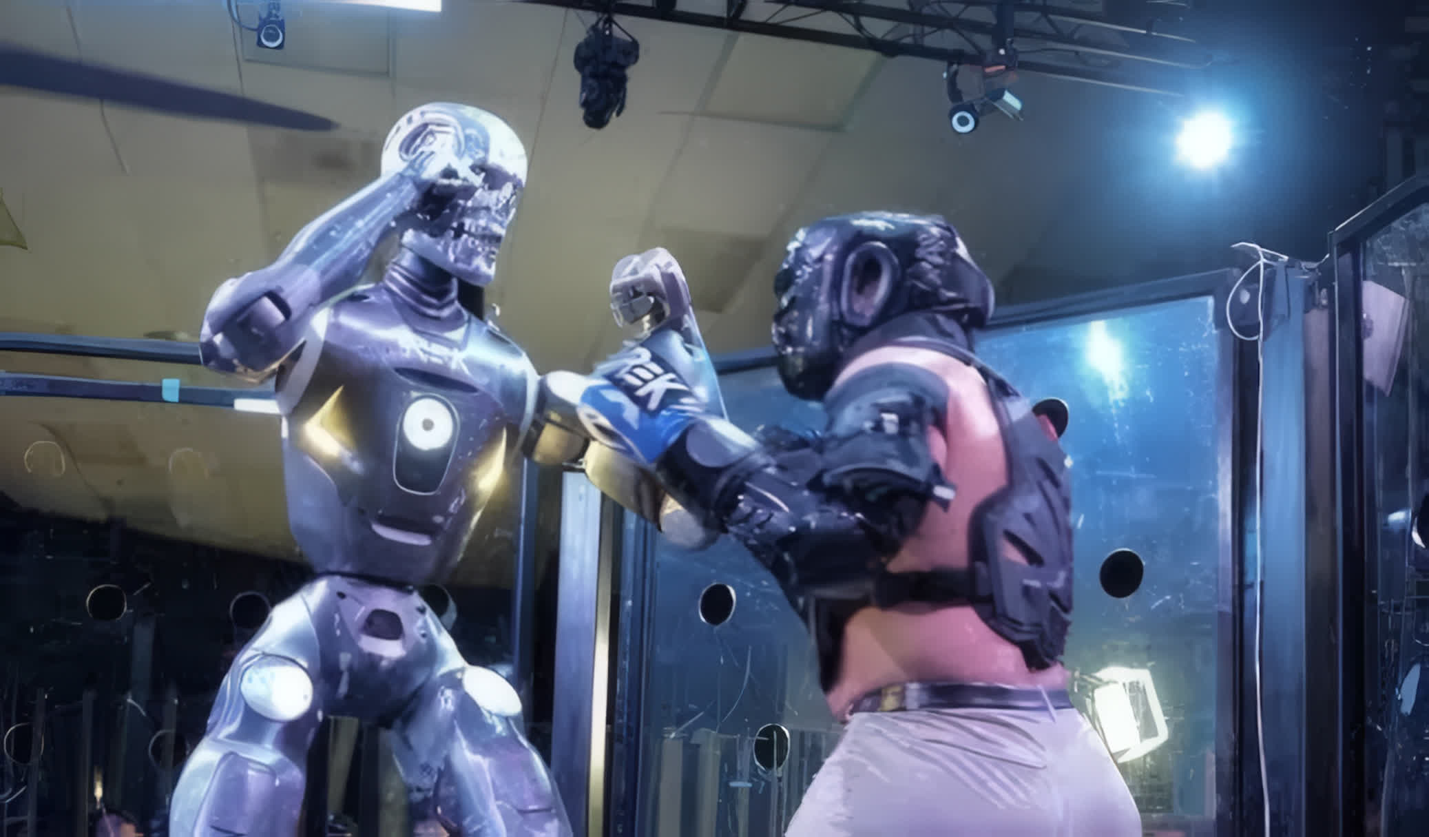Californiadan-YouTuberli-robot-dovuslerine-dur-emri.jpg