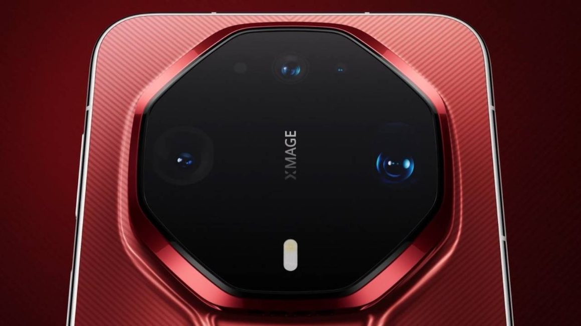 HUAWEI Mate 90 RS 1