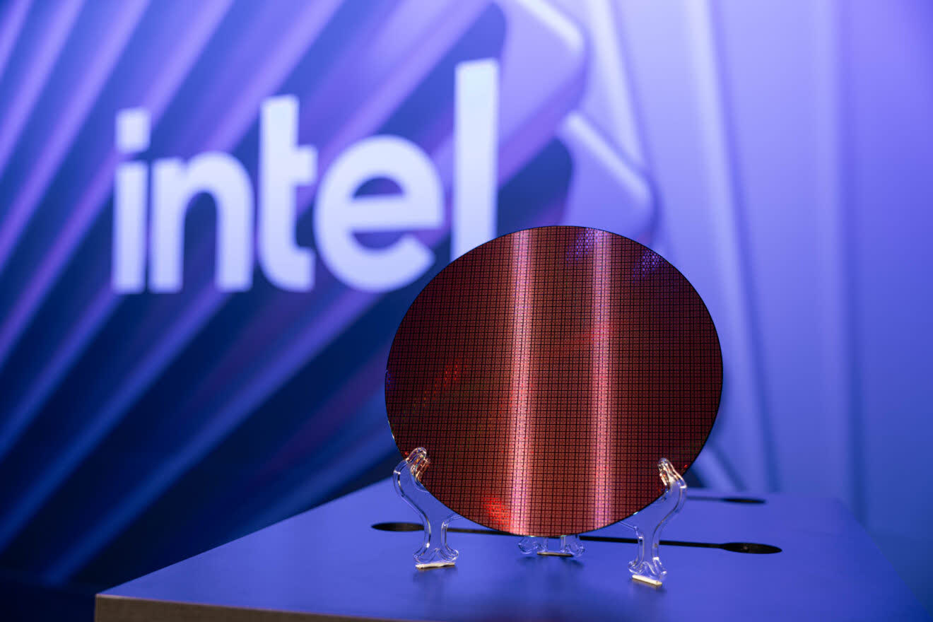 Intel-hissesi-30a-yakin-dustu-52-yilin-en-kotu-gunu.jpg