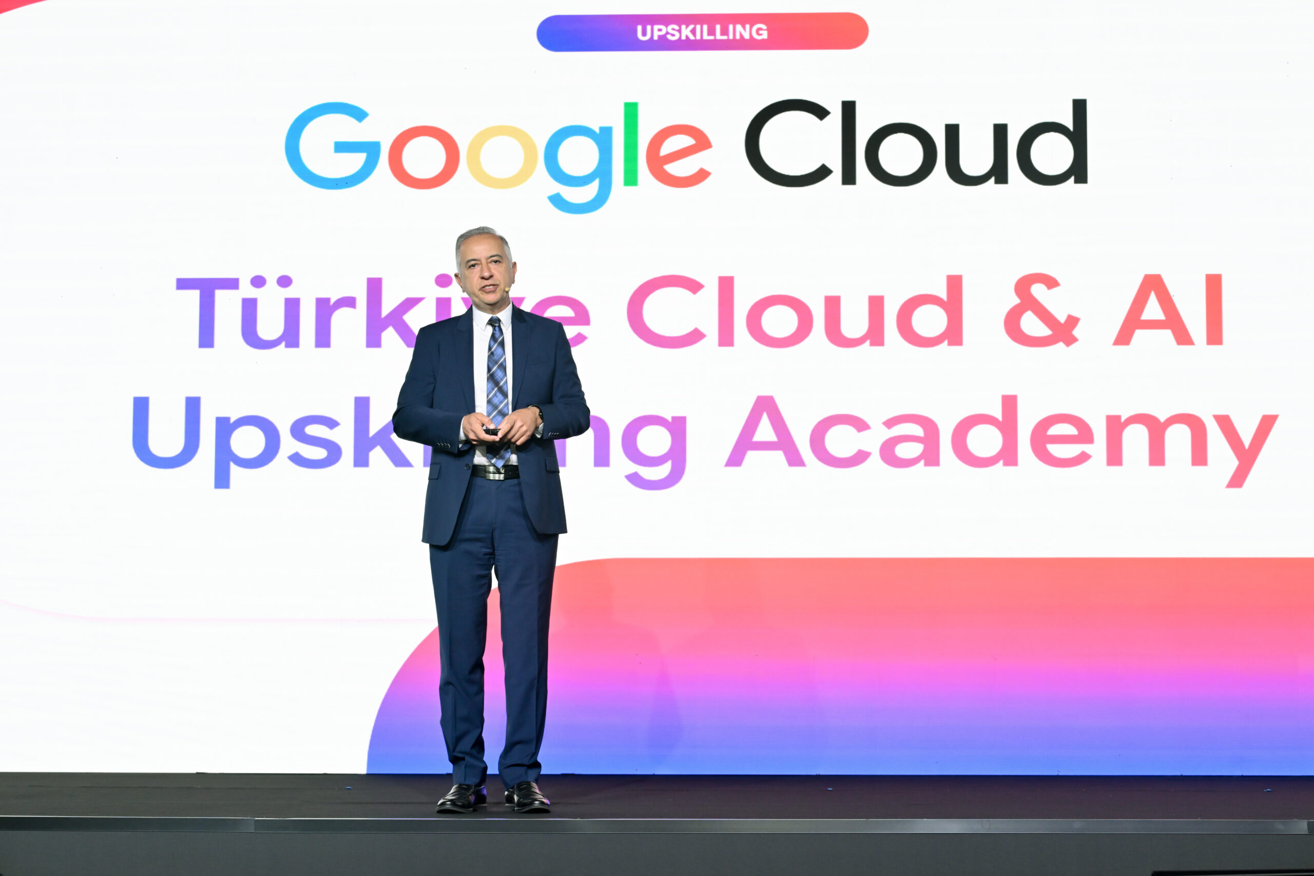Önder Güler, Google Cloud Day Türkiye 2026’da bulut ve yapay zeka akademisini anlatıyor